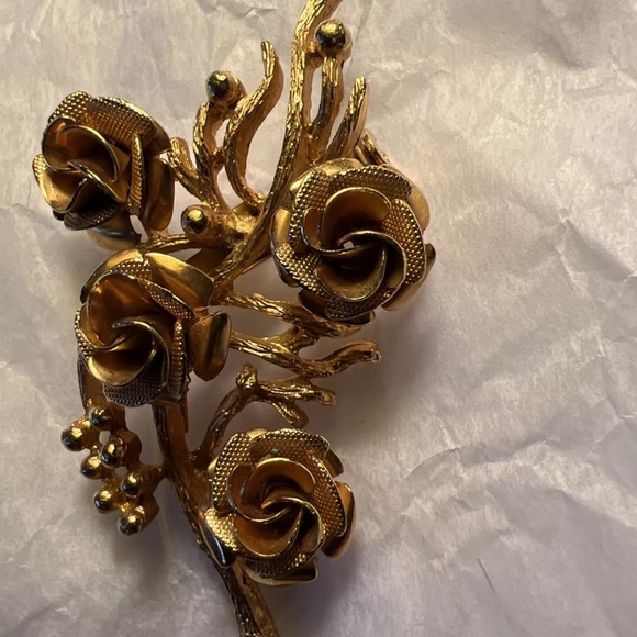 Brooch CORO Signed Gold Roses Bouquet Brooch Pin, Coro Jewelry, 1960’s - Picture 3 of 7